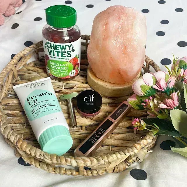 A Beauty and Lifestyle Haul 💖 | buff.ly/3lCP4f9 @sotonbloggers #bbloggers #lbloggers #TeacupClub #BloggersTribe #beauty #lifestyle #BloggersHutRT #bondisands #skincare #vitamins #health #saltlamp #elfcosmetics #lancome