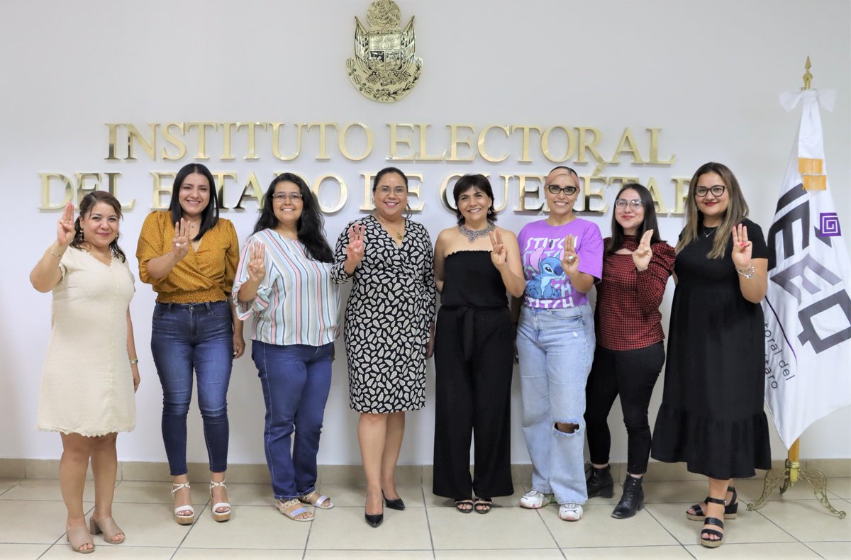 IEEQcomunica's tweet photo. La Consejera Presidenta @muniz_grisel, la consejera @RosaMarthaGmez1 y funcionariado del @IEEQcomunica se reunieron con integrantes de La Agenda Política Feminista "Nunca más sin nosotras", a fin de dialogar sobre los avances y retos en materia de #paridad. #IgualdadSustantiva https://t.co/oOEvHMmjCK
