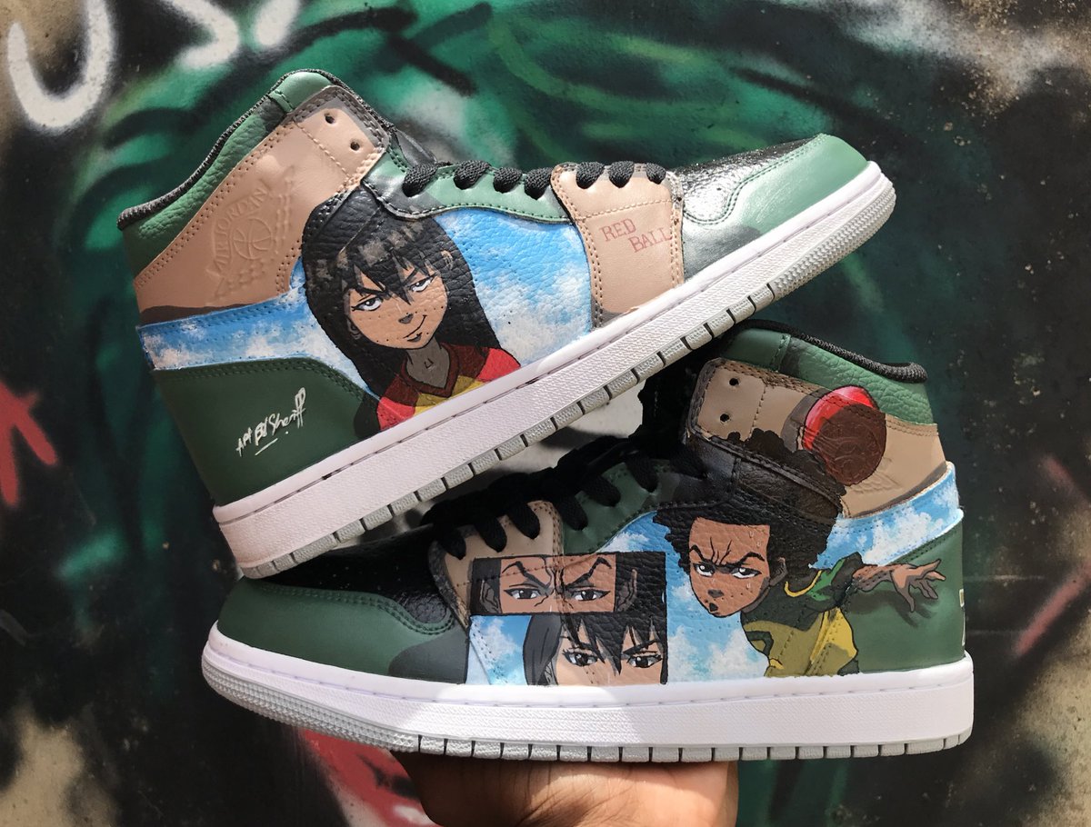 sheriffeyisitan's tweet photo. Hand painted a pair of “The Boondocks” AJ1s🎨

Episode: Red ball☄️ https://t.co/gLS8wh874u