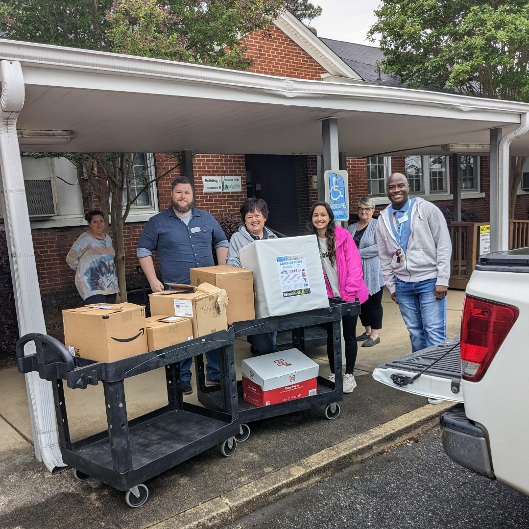 sptbglibraries's tweet image. Thank you to everyone who participated in the Bags of Hope campaign. Thank you to our library staff for dedicating their time to preparing the bags to be distributed to the organizations.

#scpl #bagsofhope #giving #thankful #hope #chesnee #cowpens #boilingsprings #landrum