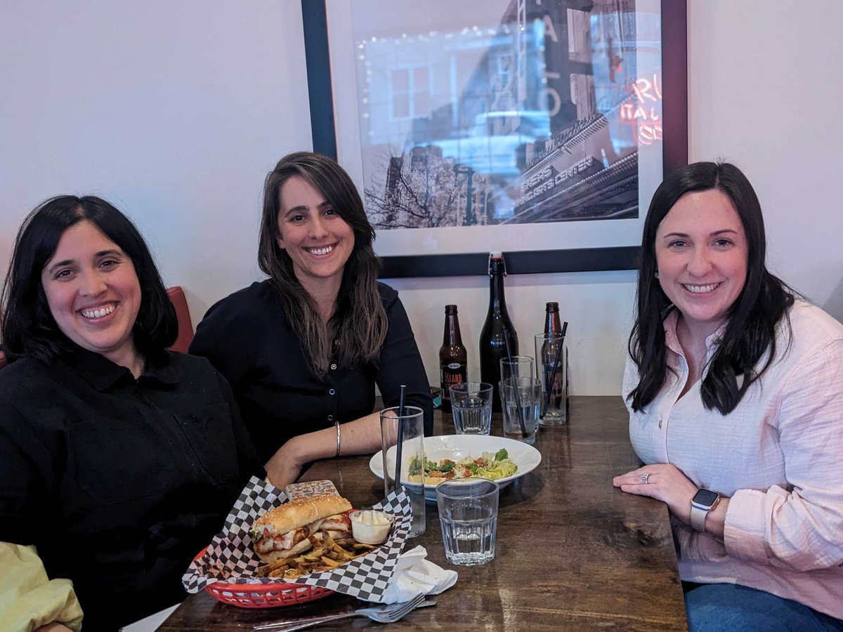 Feeling so #grateful for the opportunities to meet in person! Victoria Kingyens, CPB was in town from PEI so her, Brianna Courneya, and Emily Avelar, CPA met up for a lovely dinner at @rinaldoshfx ❤️ Emily and Bri's first time meeting Victoria in person! #remoteteam