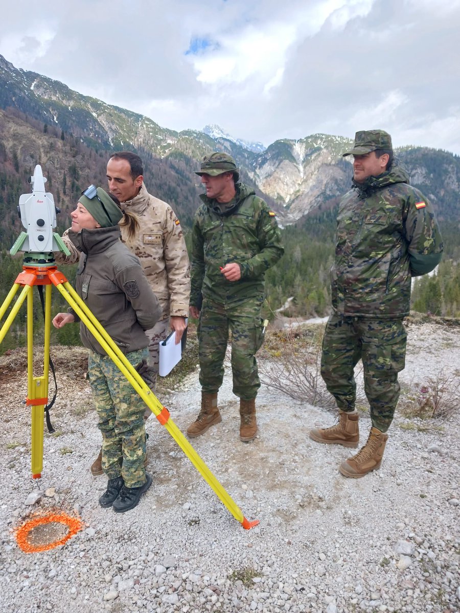 EjercitoAire's tweet image. Finaliza el ejercicio iSNEx23 en el Tirol austriaco, en el que el #CECAF ha liderado el equipo de España 🇪🇸

En el ejercicio se han llevado a cabo simulaciones de escenarios reales e interoperables en el campo de la topografía, y apoyo geoespacial a los países de la OTAN y la UE.