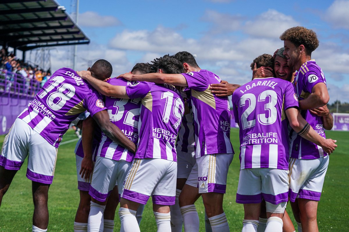 RVcantera's tweet photo. 3⃣ finales
𝗨𝗡𝗜𝗗𝗢𝗦 💪🏻💜

#pucela #RVPromesas https://t.co/qZKwZlr5Nd