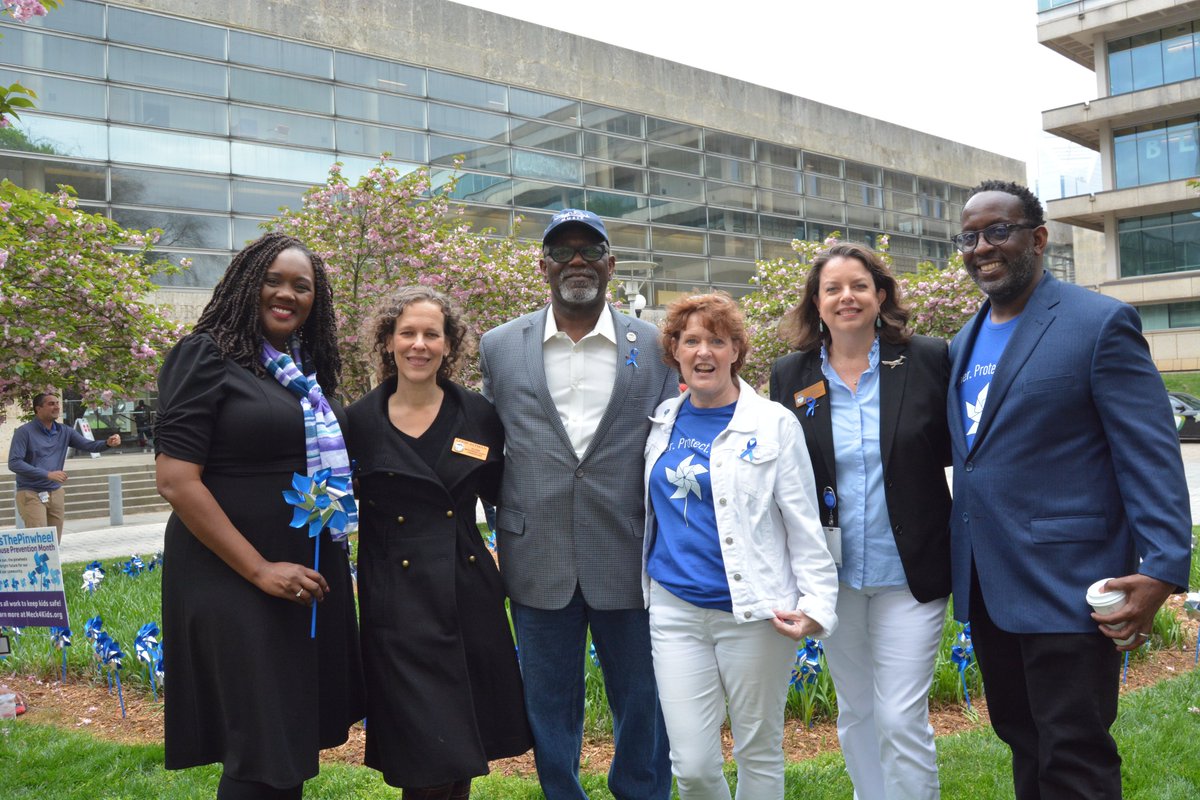 Meck4Kids's tweet photo. As Child Abuse Prevention Month 2023 comes to a close, we remind you that prevention happens in partnership &amp; hope you’ll continue to build toward stronger families &amp; healthier communities all year! #Meck4Kids #PassThePinwhee #PreventionInPartnership #CAPMonth #BuildingTogether https://t.co/2vLIZqSG9y