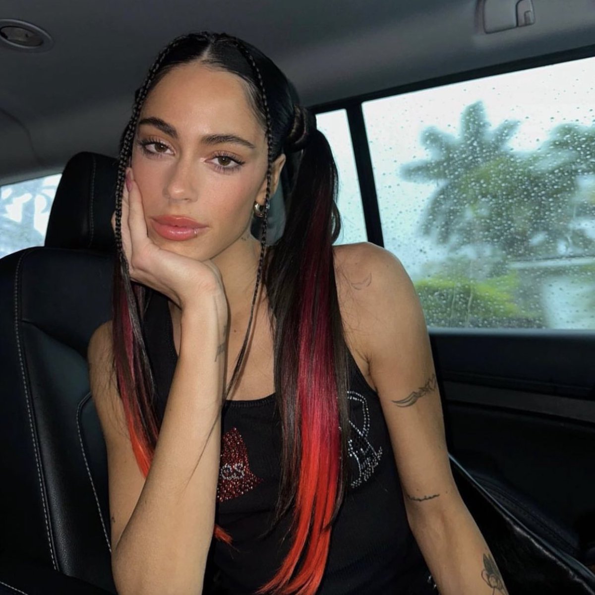 PeruconTini's tweet photo. “Hablando con mi psicóloga, me dijo que cuando sienta pánico o ansiedad, debo cantar porque yo nací cantando y es algo que me relaja y tranquiliza” — TINI en la rueda de prensa de su gira. https://t.co/fohPUSULip