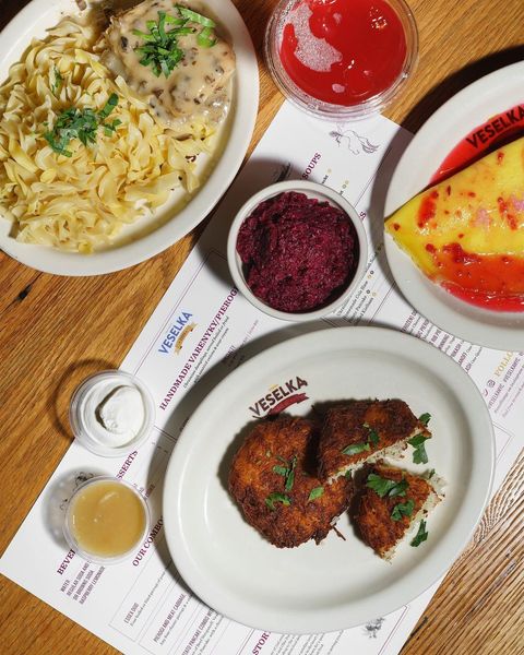 veselkanyc's tweet photo. Headed to the Lower East Side? You can get your Veselka fix at @themarketline in @essexcrossing
Have some today with these classic favorites from @veselkanyc 
#Repost #themarketline
#essexcrossing https://t.co/xkTqY6Pyx8