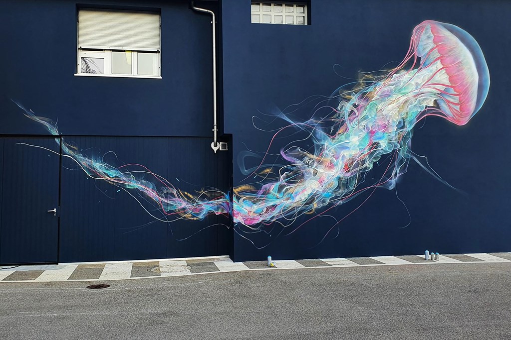 BytesSwiss's tweet image. Fishy Jelly loveliness by @l7matrix in L.A, USA, Lugano and Coira, Switzerland respectively... 🇺🇸🇨🇭🌊🦑🐙😮🙂
.
.
.
#mural #streetart #art #graffiti #urbanart #wallart #SwitzerlandStreetArt #sea #urban #USAStreetArt #murales #muralpainting #streetartist #paint #Jellyfish