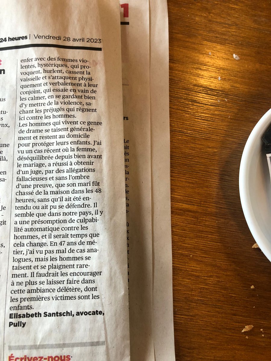 MCPVaud's tweet photo. Bravo à Elisabeth Santschi pour sa lettre de lecteur à @24heuresch. Elle a trouvé les mots exacts pour décrire l'enfer que vivent certains hommes en ménage. Merci Me pour avoir appuyé notre emportement face à la vision partiale de la violence domestique. #mcpv #égalité #probité https://t.co/44A4n9I5LK