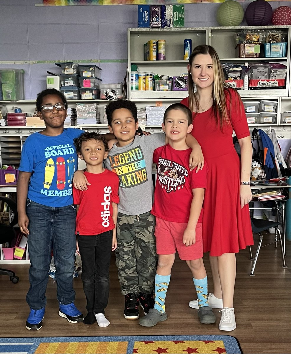 MrsHCampbell16's tweet photo. They were sad we missed @SamPtashkinโs visit today, so we snapped a couple pics at the end of the day โฅ๏ธ๐งก๐ฏ #SuperSecondGrade #WeBelong220 #HappyFriday @barrington220 @SunnyHill220 @LaMaestraFausto https://t.co/MszDFv3YbH