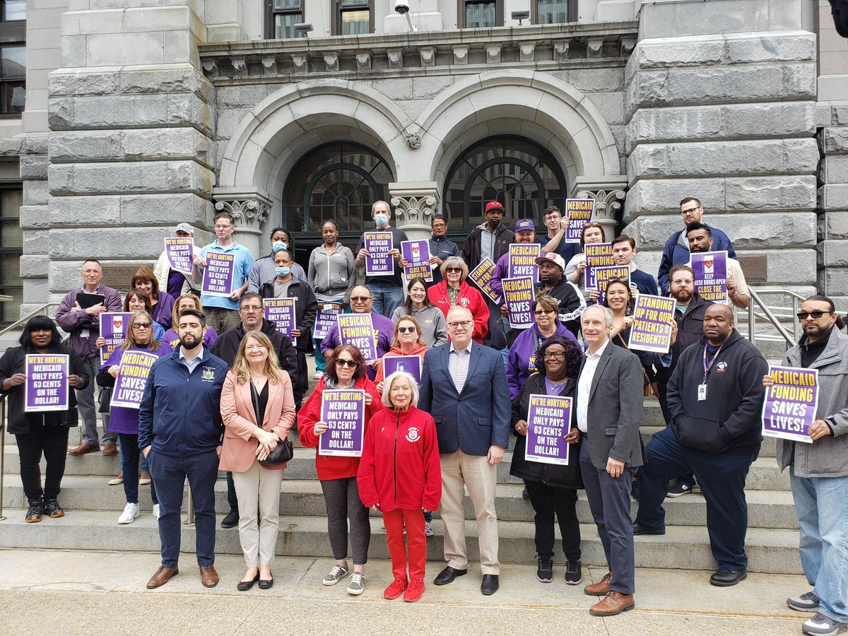 Today we stood with @1199SEIU and @CWADistrict1 in a final push to #CloseTheMedicaidGap for hospitals and nursing homes. We must restore cuts, help providers bear soaring costs, and ease the loss of federal aid, so these workers have what they need to care for our loved ones.