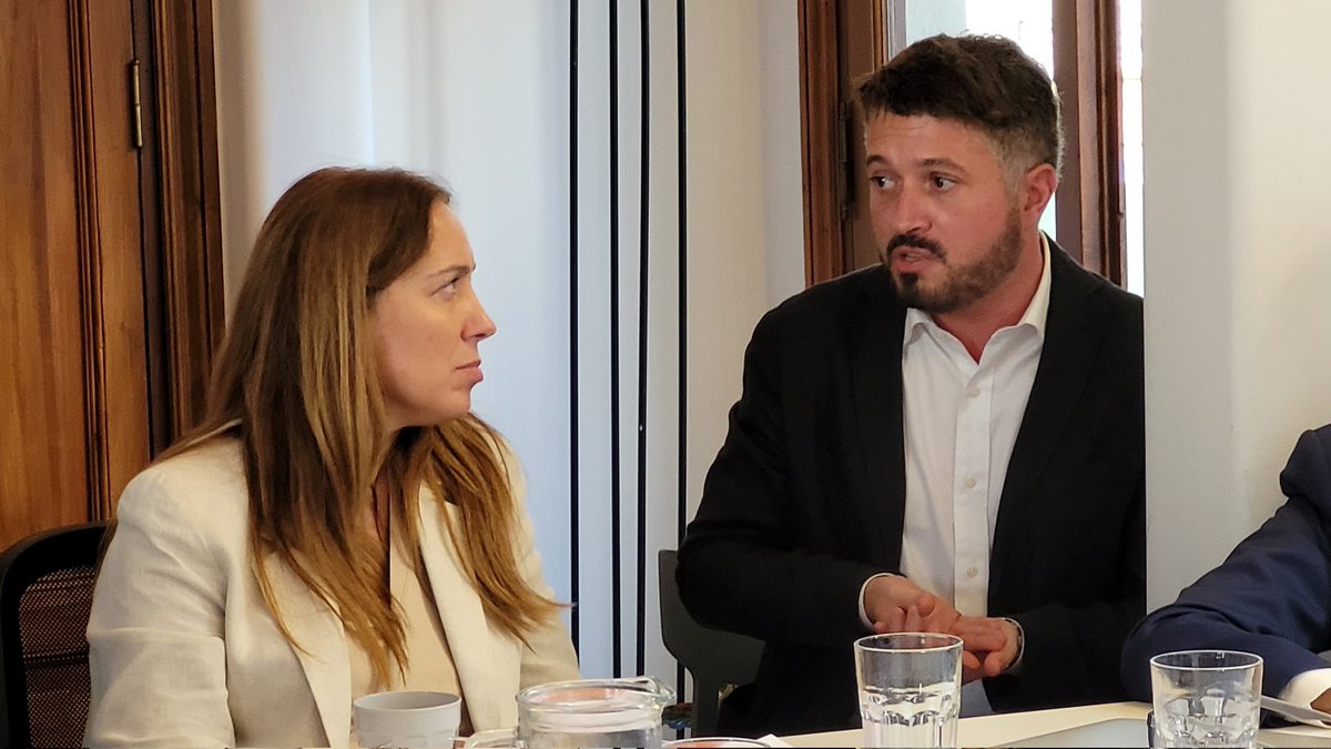sergesiciliano's tweet photo. Un país desarrollado se logra de la mano de una #NuevaEscuela, actualizada y con una visión integral.

Con @mariuvidal, @alefinocchiaro y un gran grupo de especialistas trabajamos todos los días para lograr una escuela que les FUNCIONE a nuestros chicos y docentes https://t.co/ZcNDWo4A1w