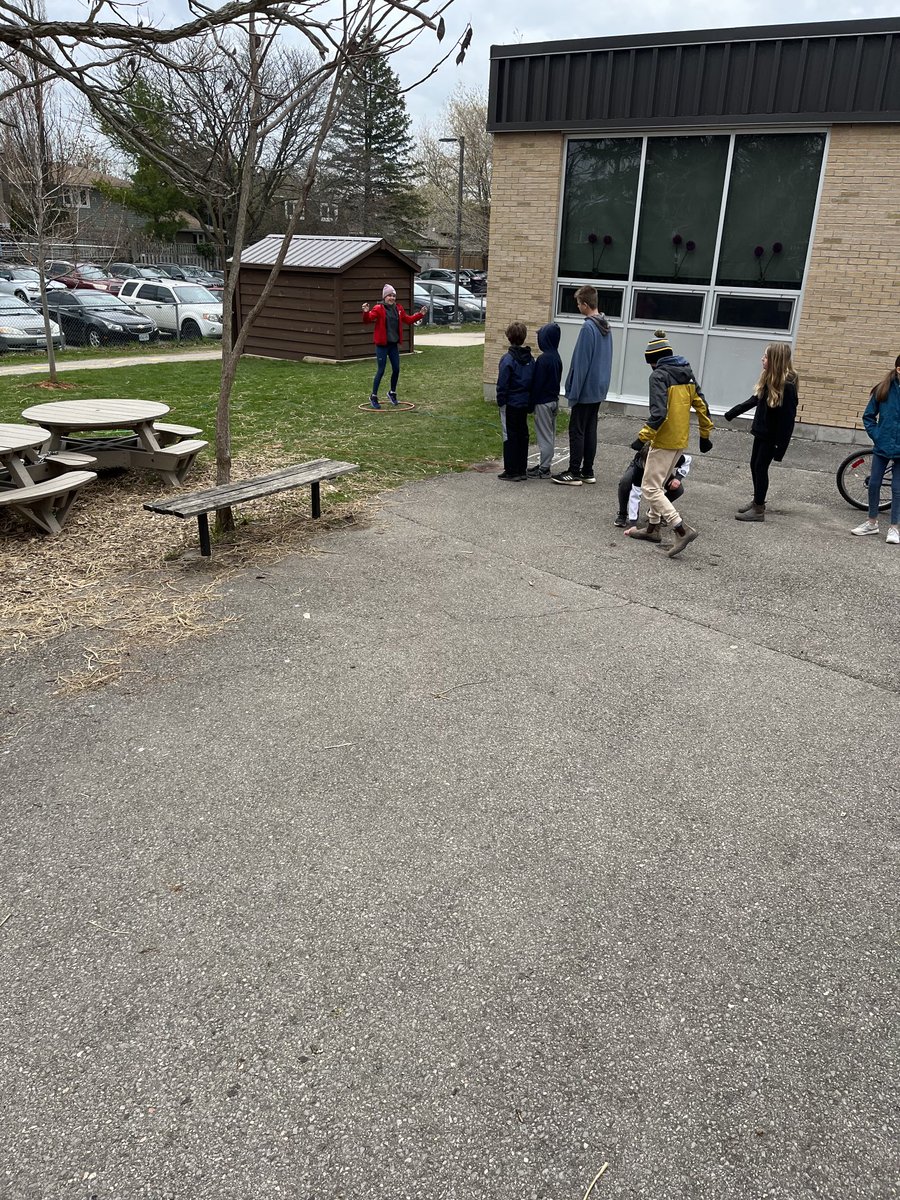 AMETFOenviro's tweet photo. Some speedy ‘electrons’ zooming through our circuit obstacle courses this morning ⁦@bedfordps⁩ 
#iAMoutside https://t.co/duzz3aTjwF