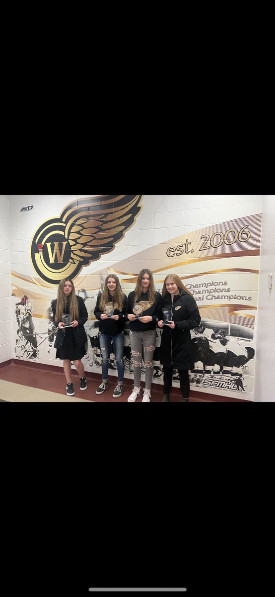 bdurr14's tweet photo. Congrats girls on your awards last night well deserved ! 
Most improved Ellis
Most dedicated Kish
Most Sportsmanlike Birnie 
MVP Durr
@goldwings_u15AA @HockeyWeyburn @EMHA_hockey https://t.co/JNE09lXDOX