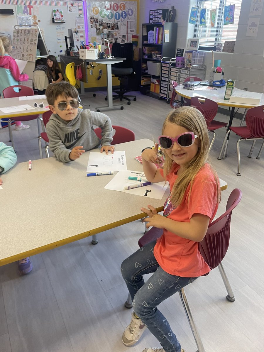 MrsCarterCrew's tweet photo. Celebrating our ABC countdown with S is for sunglasses today! 😎 #coolkids #blockingthehaters https://t.co/arxZc8OE9e