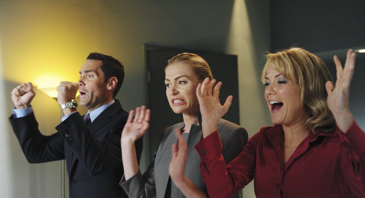 AliGraysAnatomy's tweet image. What’s a show ur convinced ur the only one who watched here’s mine #BetterOffTed #ChasingLife #EliStone #ZoeysPlaylist