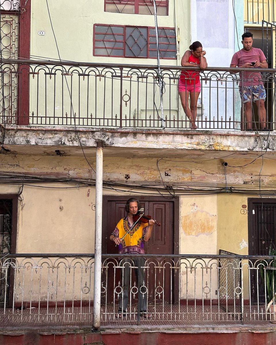 alchimistfr's tweet photo. Cuba sous l’œil de Ciesay. https://t.co/LRewoQvjIF