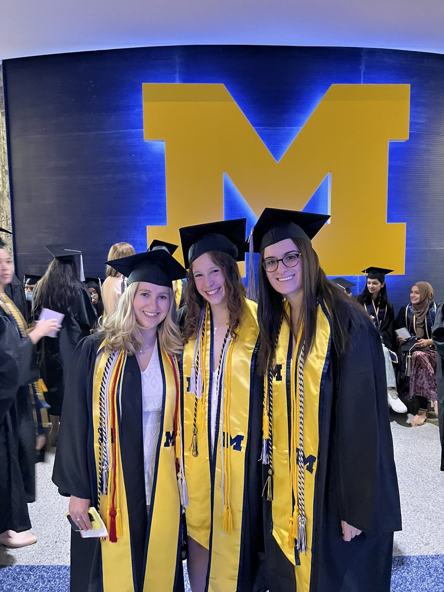 Graduated from @um_psychology with my friends today! I am thankful for an amazing 4 years at UMich and look forward to starting my PhD at @NYUPsych soon