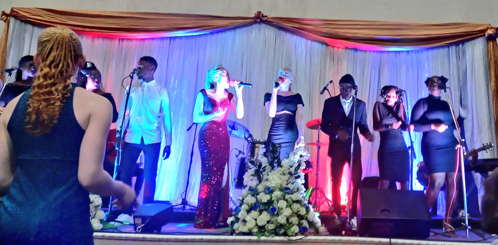 GwiziSoneni's tweet photo. Ngicela nithi hurray twitter family 👪 I showed up at #OnePeopleAlbumLaunch 28/4/2023 supporting our friends with #Albinism #ByoZim 🇿🇼
#AllHumansMatter
This is one of the best 👌 music concert I have attended 🙌 music 🎶 & loads of information on #Albinism @tee_marve https://t.co/ikTf3dwPhh