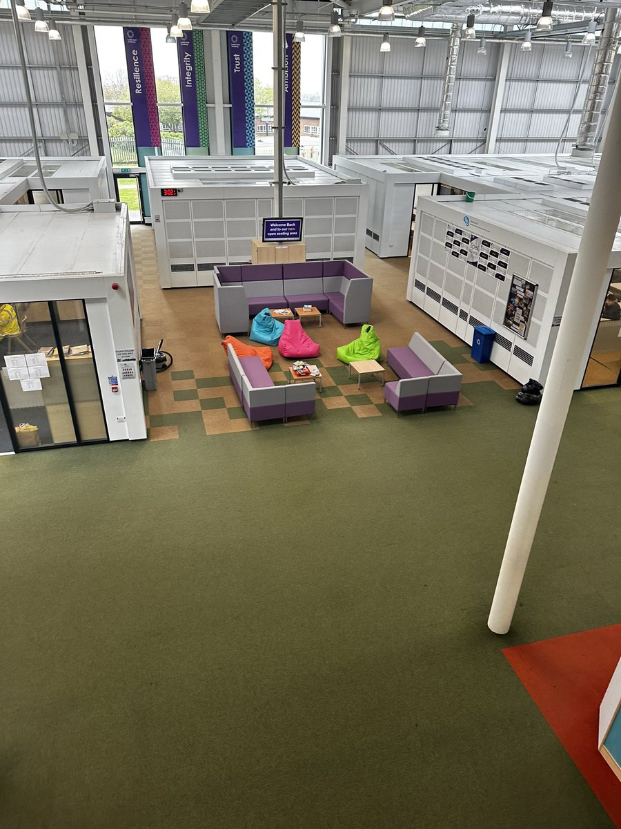 _mrDBu's tweet photo. A week of installations of our latest #SchoolImprovements with our new #reading and reflection seating area and our new One Way System barriers replacing the big bulky lockers and cupboards. Students have loved it already! #EveryoneExceptional #HPL @HPLedu https://t.co/PgWM3HNScW