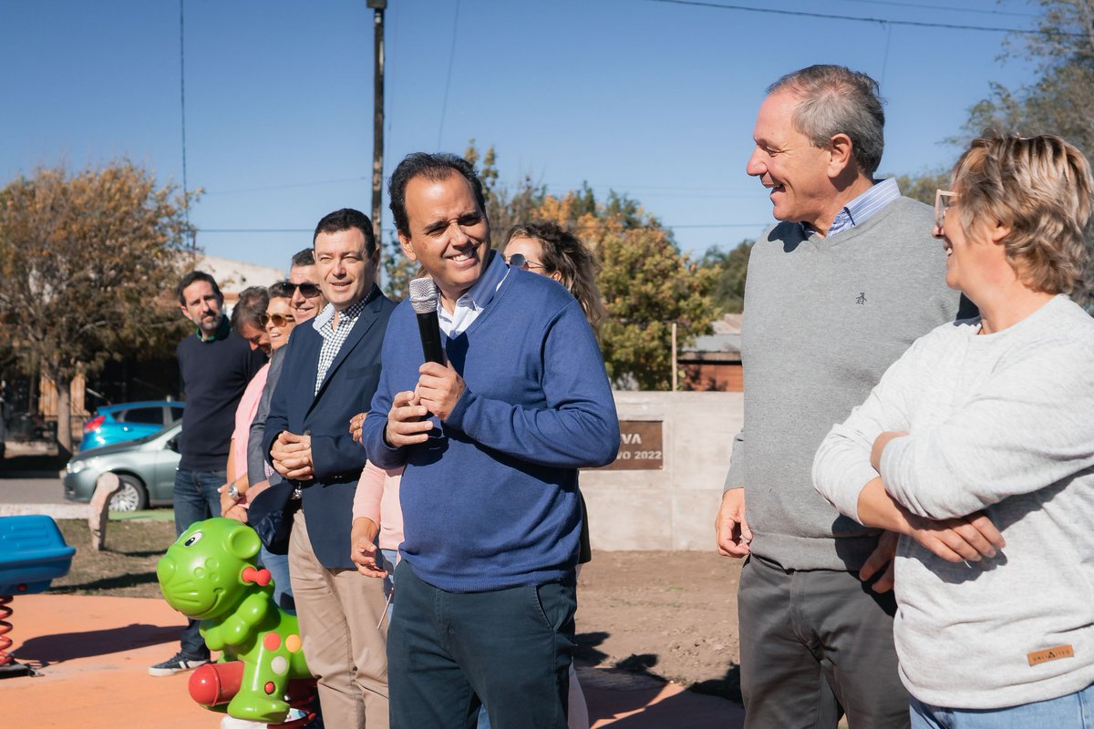 jmllamosas's tweet photo. ¡Inauguramos una nueva plaza recreativa en Río Cuarto! El proyecto 203 del sector sur del año 2022, impulsado por el Presupuesto Participativo, fue una inversión de $5 millones y se ubica en el playón del barrio Ciudad Nueva. #PresupuestoParticipativo #NuevaPlazaRíoCuarto https://t.co/7vVVzw1CUP