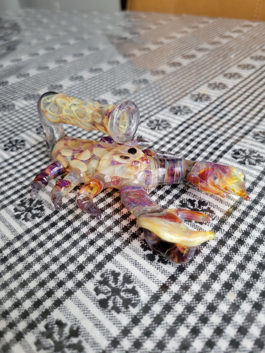 FreewaysGlass's tweet photo. Scorpion pendant rig #2 made with amber purple has a honeycomb thorax and tail with removeable stinger scoop this one sold  #scorpion #pendant #glassart #microrig #dabrig #glassart #Scorpionpendant #ckatsglass #freewaysglass #scorpionart #pendantrig https://t.co/lsw4pHvVRc