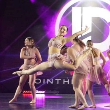 LowCloutier19's tweet photo. @AmyAndrewsFOX2 Dance competition for my daughter. https://t.co/OwZgOVLsy4