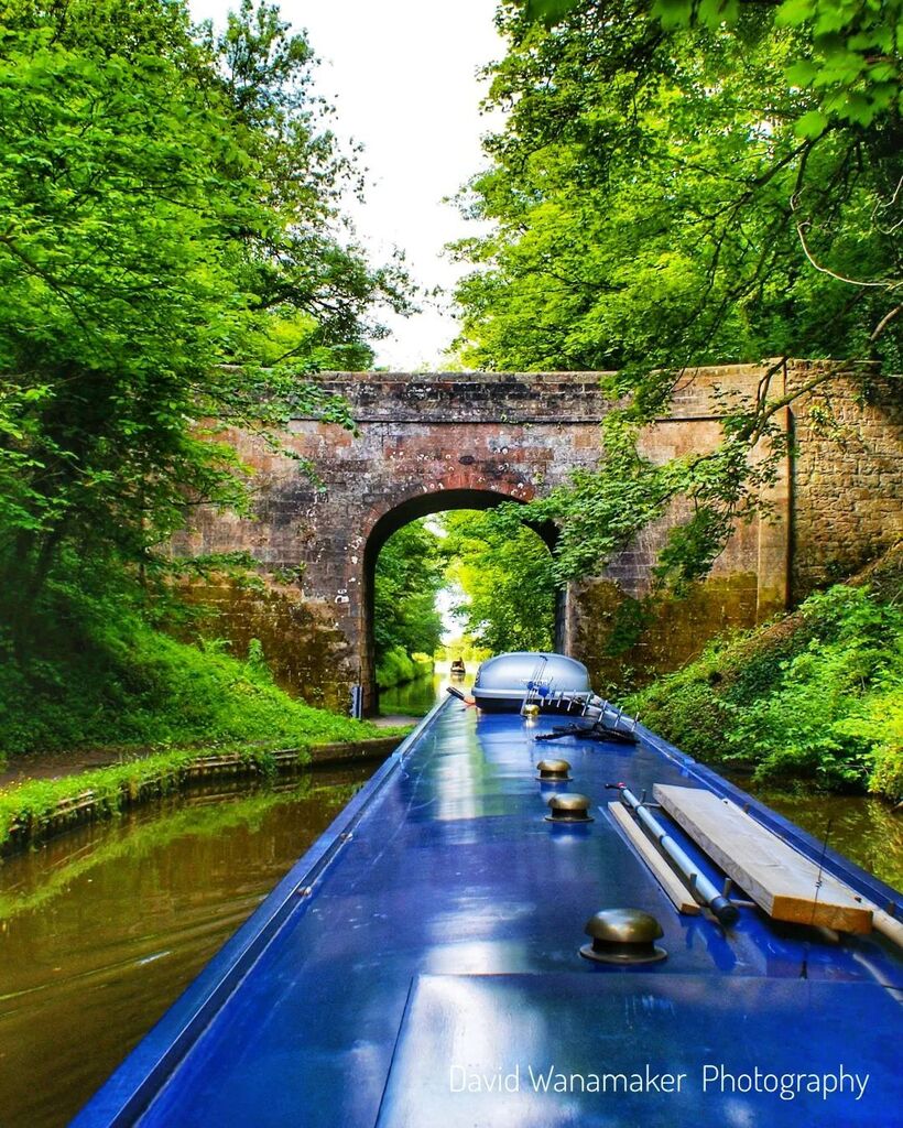 Woodseaves Cutting on the Shropshire Union Canal. #ukcanals #canalrivertrust #canalboats #narrowboats #england #englishcountryside #shropshire #shropshireunioncanal #gloriousbritain #earthfocus #explore #instascenery #instagramphoto instagr.am/p/CrlkW2KxJgi/