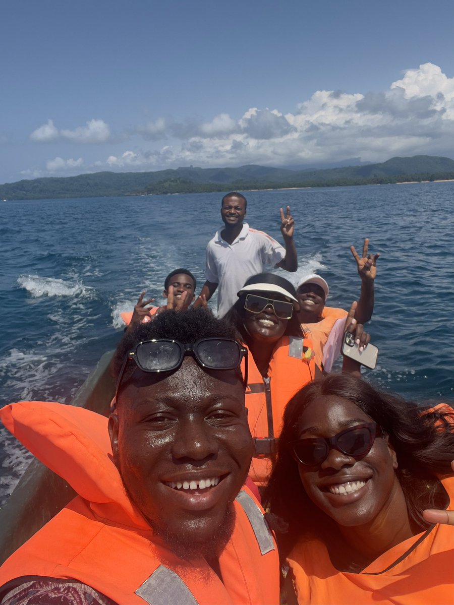 rvbertizen's tweet photo. This is why you should visit São Tomé 🇸🇹 in 2023…. 

1. It’s the cheapest vacation you can get outside of Ghana. Hear me out in the thread 🧵 https://t.co/DTGVrboMa5