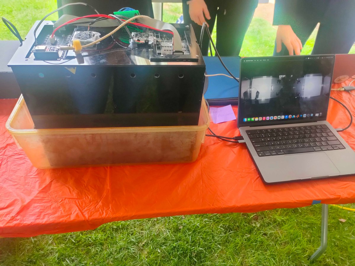 TeliasLab's tweet image. Our affiliated Bio-Medical Engineering team presenting the prototype for our newest behavioral apparatus for testing innate and conditioned visual responses. @UofRBME @FlaumEye @CvsUor @UofR #VisionScience #VisionResearch