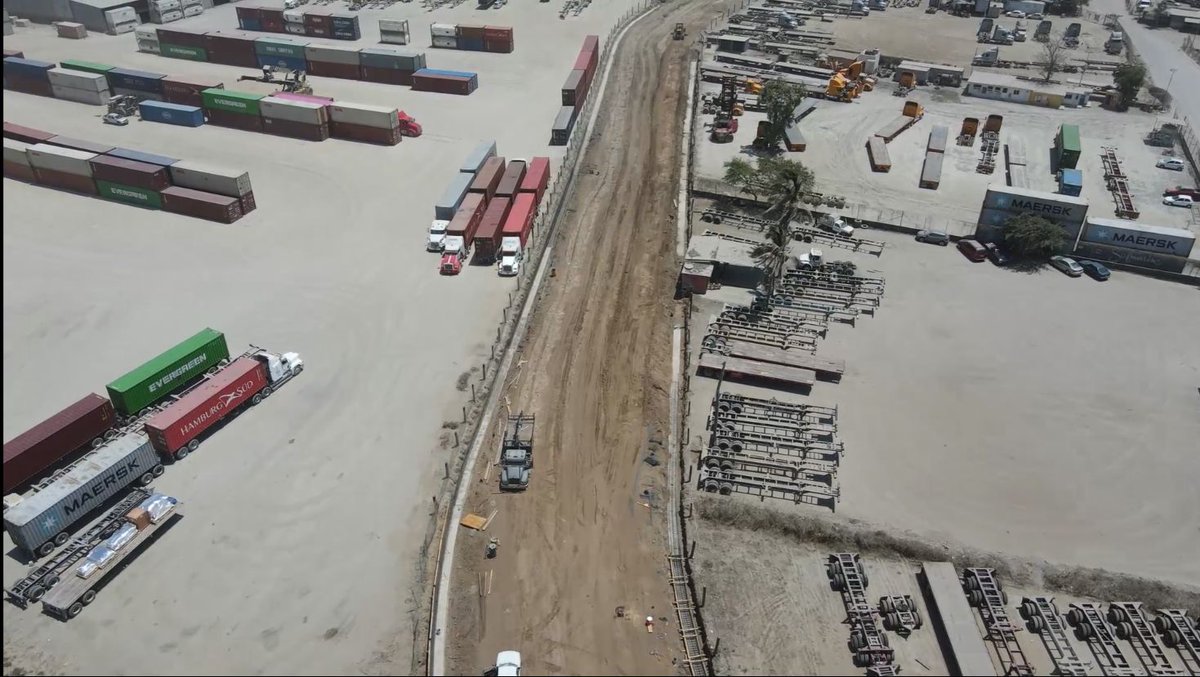 ConteconMzoOf's tweet photo. Compartimos las imágenes del avance de las importantes obras en el acceso a la zona norte del Puerto de Manzanillo. @ASIPONA_Man 
 #JuntosConectamosyMovemosMéxico #Colima #Manzanillo #Obras #Transporte https://t.co/9P7W2OClGq