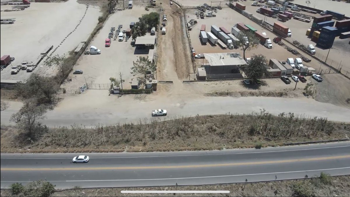 ConteconMzoOf's tweet photo. Compartimos las imágenes del avance de las importantes obras en el acceso a la zona norte del Puerto de Manzanillo. @ASIPONA_Man 
 #JuntosConectamosyMovemosMéxico #Colima #Manzanillo #Obras #Transporte https://t.co/9P7W2OClGq