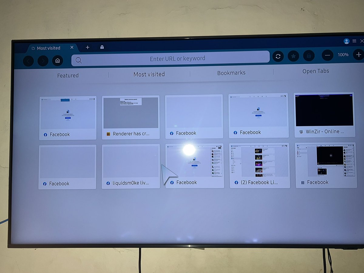 rezide23's tweet photo. @SamsungTV I bought SamsungTV UA55AU8100GXXP last feb 2022. After 1yr &amp; 2 mos dead pixels appears on my screen so i've check my registered product it says warranty is 24 mos then i book for service repair. After few days they change it to 12 mos now im out of warranty.pls explain https://t.co/mx4oillFdI