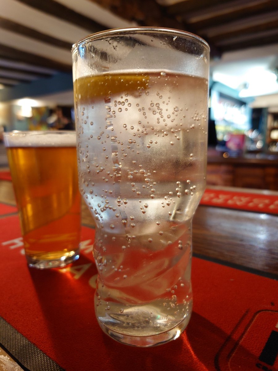 dpgregory's tweet photo. Twenty first drink on the @ReadingCAMRA ale trail @ Wheelwright Arms. More lemonade due to driving https://t.co/dWglE8pqPO