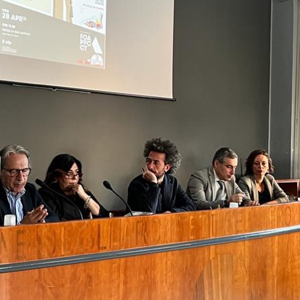ArchScannella's tweet photo. #𝗔𝗿𝗰𝗵𝗶𝗧𝗲𝗺𝗶
𝟯𝟬 𝗠𝗜𝗡𝗨𝗧𝗜 𝗗𝗜 𝗔𝗥𝗖𝗛𝗜𝗧𝗘𝗧𝗧𝗨𝗥𝗔 𝗖𝗼𝗻𝘃𝗲𝗿𝘀𝗮𝘇𝗶𝗼𝗻𝗲 𝗽𝗲𝗿 𝗻𝗼𝗻 𝗮𝗿𝗰𝗵𝗶𝘁𝗲𝘁𝘁𝗶 

Proposta di un dialogo tra l’architetto e la società e ammette confronti, obiezioni, convergenze e divergenze alla ricerca di un punto di equilibrio https://t.co/I4m5xDFy4S