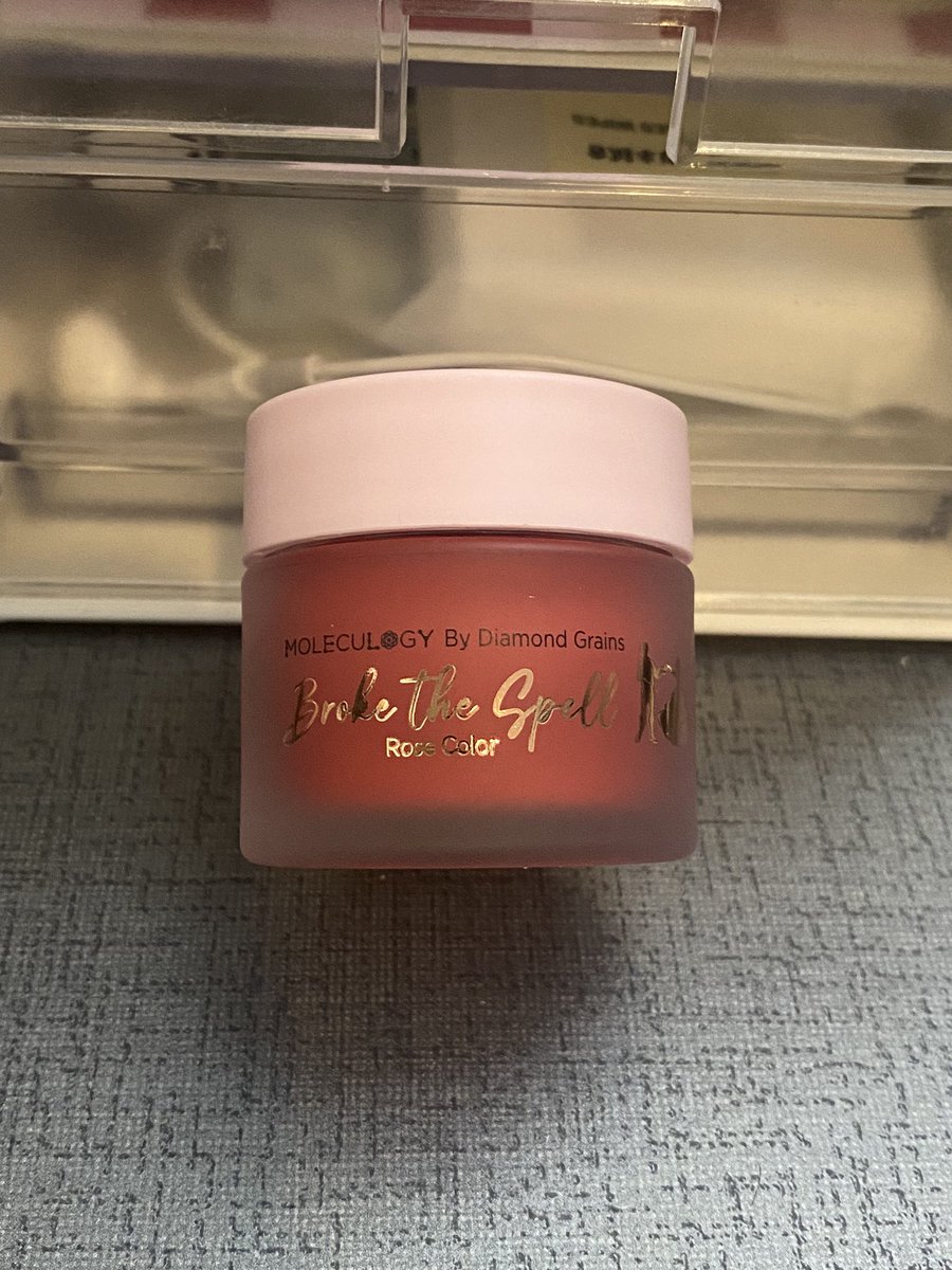 jamnoeyy's tweet photo. ส่งต่อ Lip mask เจ้าหญิงเบลล์ สี rose
สภาพตามในภาพเลยค่า

320 รวมส่งเอกชน ได้ไม้พายด้วยนะคะ

#ส่งต่อคสอมือ2 #ส่งต่อเครื่องสำอางค์ #hometomyheart #ลิปmolegulogy #moleculogy #diamondgrains #ลิปมาร์ก #ส่งต่อสกินเเคร์มือ2 #ส่งต่อสกินเเคร์มือสอง https://t.co/nuzoljA2bd