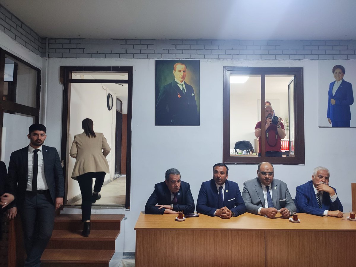 iyipar's tweet photo. Yönetim kurulu toplantımızı İl Başkanımız Sn Mehmet Başaran ve milletvekili adaylarımız Sn Mehmet Mustafa Gürban, Sn Nermin Tuzcu nun katılımıyla gerçekleştirdik. Gaziantep‘te partimizi 1.parti yapmak için vargücümüzle çalışmak için söz verdik. @iyiparti @meral_aksener https://t.co/8ynPGYrjzn