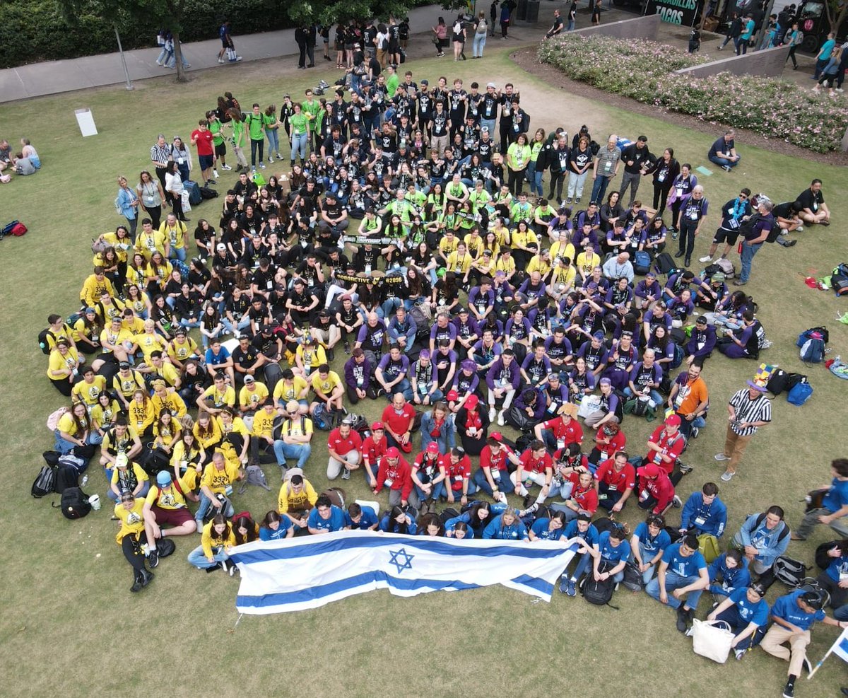 Demacia5635's tweet photo. The Israeli delegation to Houston for the FIRST Robotics World's Championship💜

Proud and honored to represent our country🇮🇱🇮🇱🇮🇱
@FRCTeams @FIRSTweets #FRC #MoreThanRobots https://t.co/5J1UxzDSc3