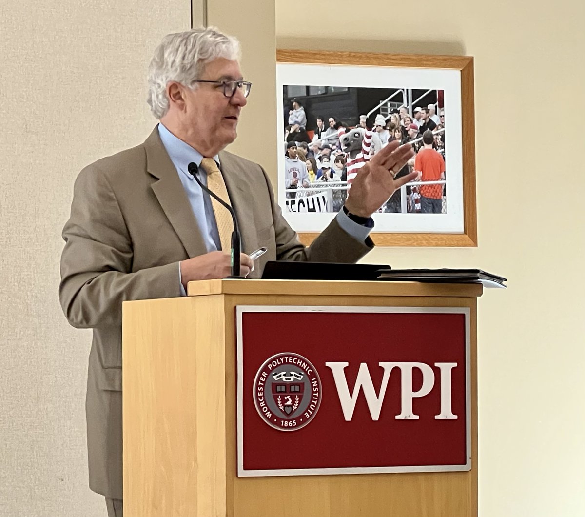 WilliamJamesEdu's tweet photo. President Covino welcomed Higher Ed Leaders and Campus Counseling Center Directors at the second “Reimagining Behavioral Health in Higher Education” Summit, held on the campus of Worcester Polytechnic Institute (WPI). https://t.co/aHI1kHmwAV