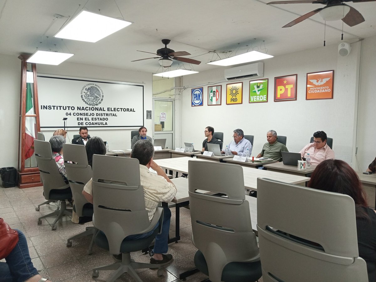 CD13_Coah's tweet photo. #IECInforma 
La presidencia del @CD13_Coah del @IEC_Coahuila da seguimiento presencial a la sesión ordinaria del 04 Consejo Distrital del INE en la @04JDECoahuila @rodrigo_0378 @Jorge_dlp @RayFdz62 @madeleyn3 @OscarDanieliec6 https://t.co/ssos3SmVmT