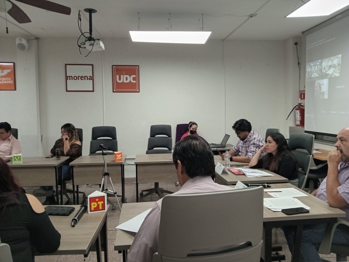 CD13_Coah's tweet photo. #IECInforma 
La presidencia del @CD13_Coah del @IEC_Coahuila da seguimiento presencial a la sesión ordinaria del 04 Consejo Distrital del INE en la @04JDECoahuila @rodrigo_0378 @Jorge_dlp @RayFdz62 @madeleyn3 @OscarDanieliec6 https://t.co/ssos3SmVmT