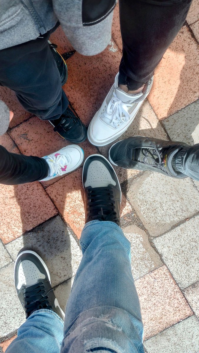 Beautiful day in the city for the wife's birthday ☘️#yoursneakersaredope 
#KOTD #FOTD #jordanfamily 
#Boston #downtownboston @nikestore @Jumpman23