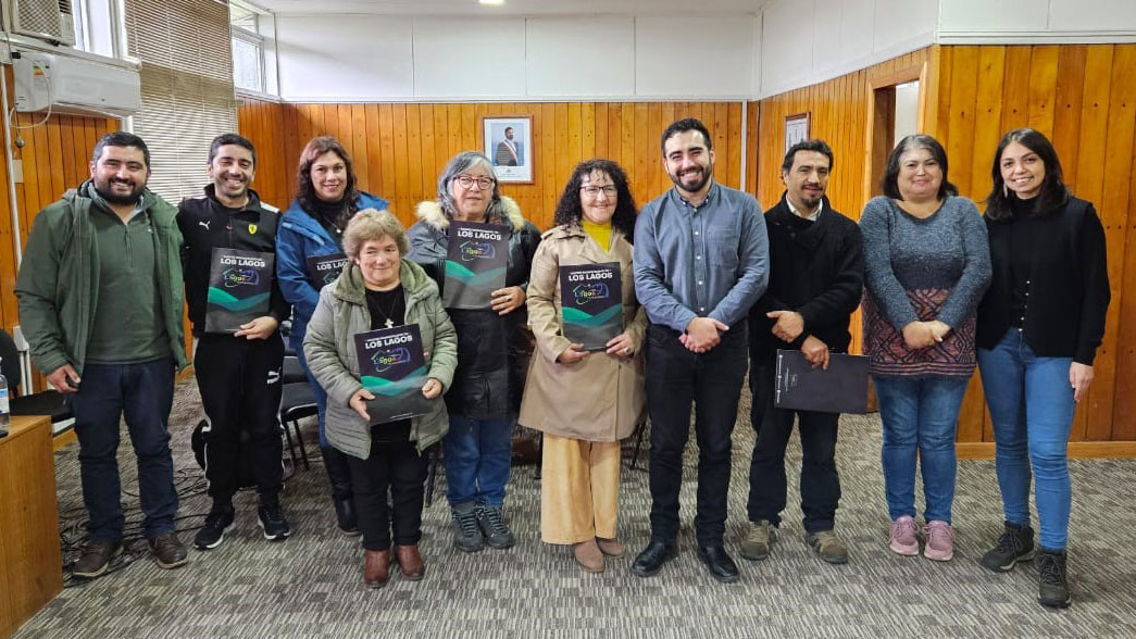 ALCALDE ALDO RETAMAL ENTREGA COMODATO A DISTINTAS ORGANIZACIONES SOCIALES DE LOS LAGOS

muniloslagos.cl/noticias/alcal…