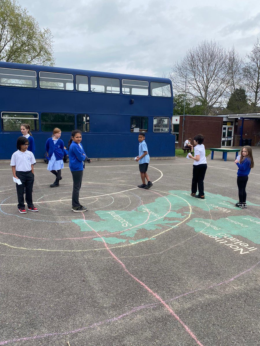 MrsLucyWilliams's tweet photo. 3/3
Y5 had a great time learning about how the planets orbit the sun and how the distance from the sun effects how long a planets years are. #WroxhamScience @MissBThomas_ @kilpatrickDeb28 @WroxhamSchool https://t.co/KLE6hJhk9v