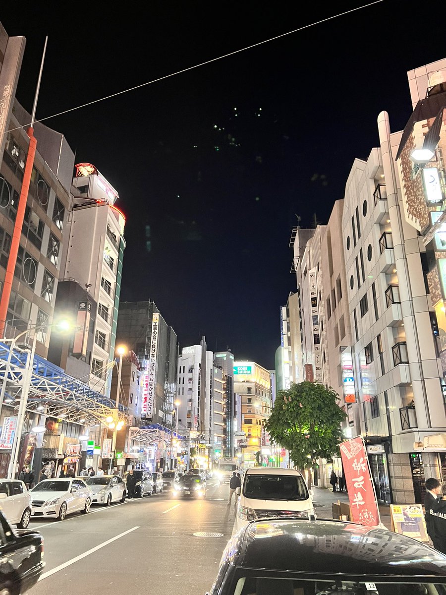 神戸の街ひさびさでした。賑わってていいかんじ。 朝7時までやってる