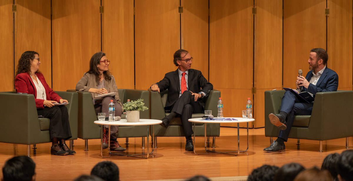 Más de 200 participantes tuvo el seminario "Aspiraciones sobre el Futuro", donde presentamos los principales resultados de nuestro programa sobre expectativas de estudiantes de enseñanza media técnico profesional. Los invitamos a conocer más aquí --> bit.ly/443WPfU