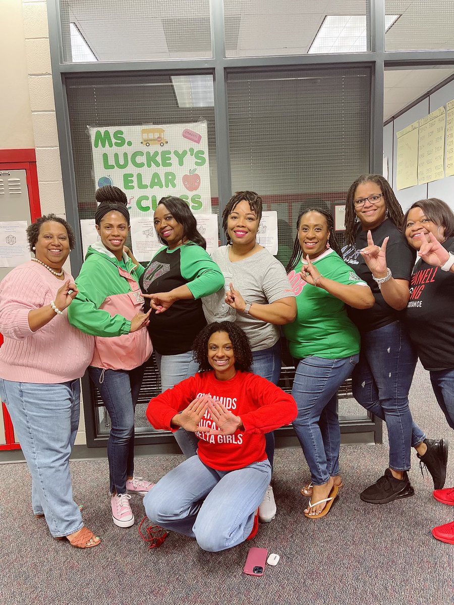 ODMSMustangs's tweet photo. Members of the Divine 9 at @ODMSMustangs represent their respective organizations in an effort to promote excellence and collegiate exposure! @AliefISD #AliefProud #Divine9 https://t.co/3j5I2AYnq6