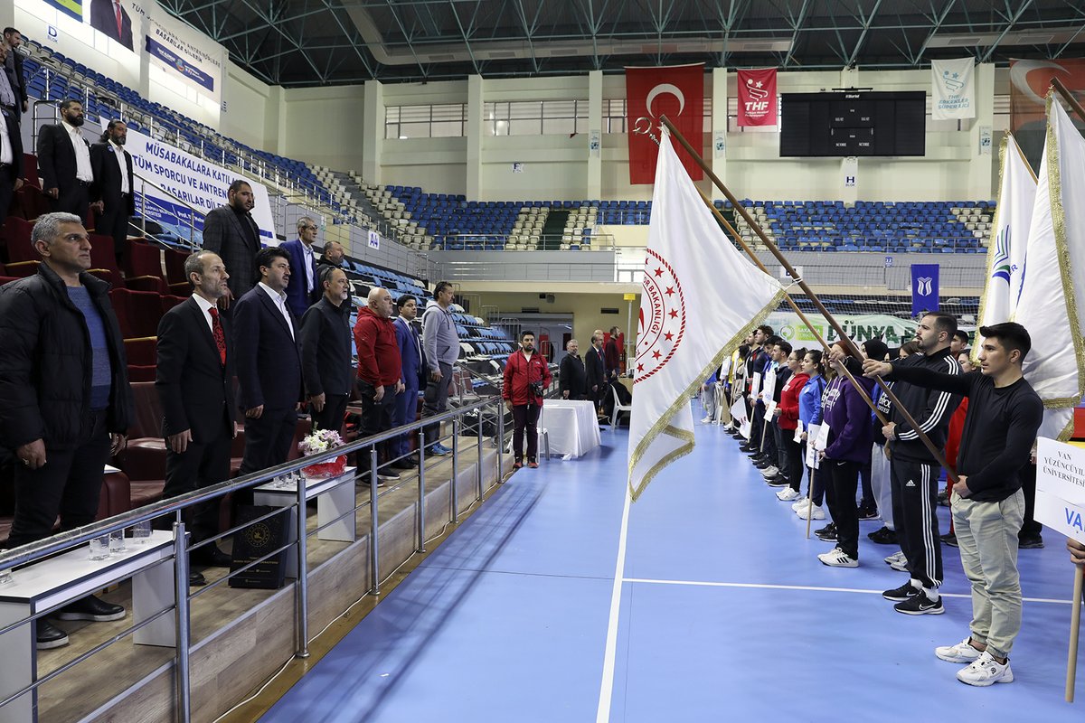 SubuOfficiall's tweet photo. 🥊⚔️ Üniversitemiz ve Gençlik Spor İl Müdürlüğü ev sahipliğinde düzenlenen ÜNİLİG Türkiye Wushu Şampiyonası, Serdivan Spor Salonu'nda başladı.

Detaylar 👇
🔗 https://t.co/7VH1twFd0Y

@twfgovtr @unilig_tusf https://t.co/nWVBUud7I7