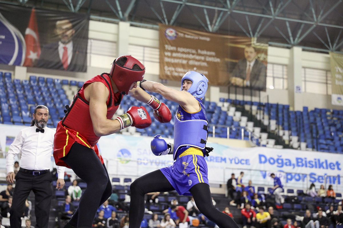 SubuOfficiall's tweet photo. 🥊⚔️ Üniversitemiz ve Gençlik Spor İl Müdürlüğü ev sahipliğinde düzenlenen ÜNİLİG Türkiye Wushu Şampiyonası, Serdivan Spor Salonu'nda başladı.

Detaylar 👇
🔗 https://t.co/7VH1twFd0Y

@twfgovtr @unilig_tusf https://t.co/nWVBUud7I7