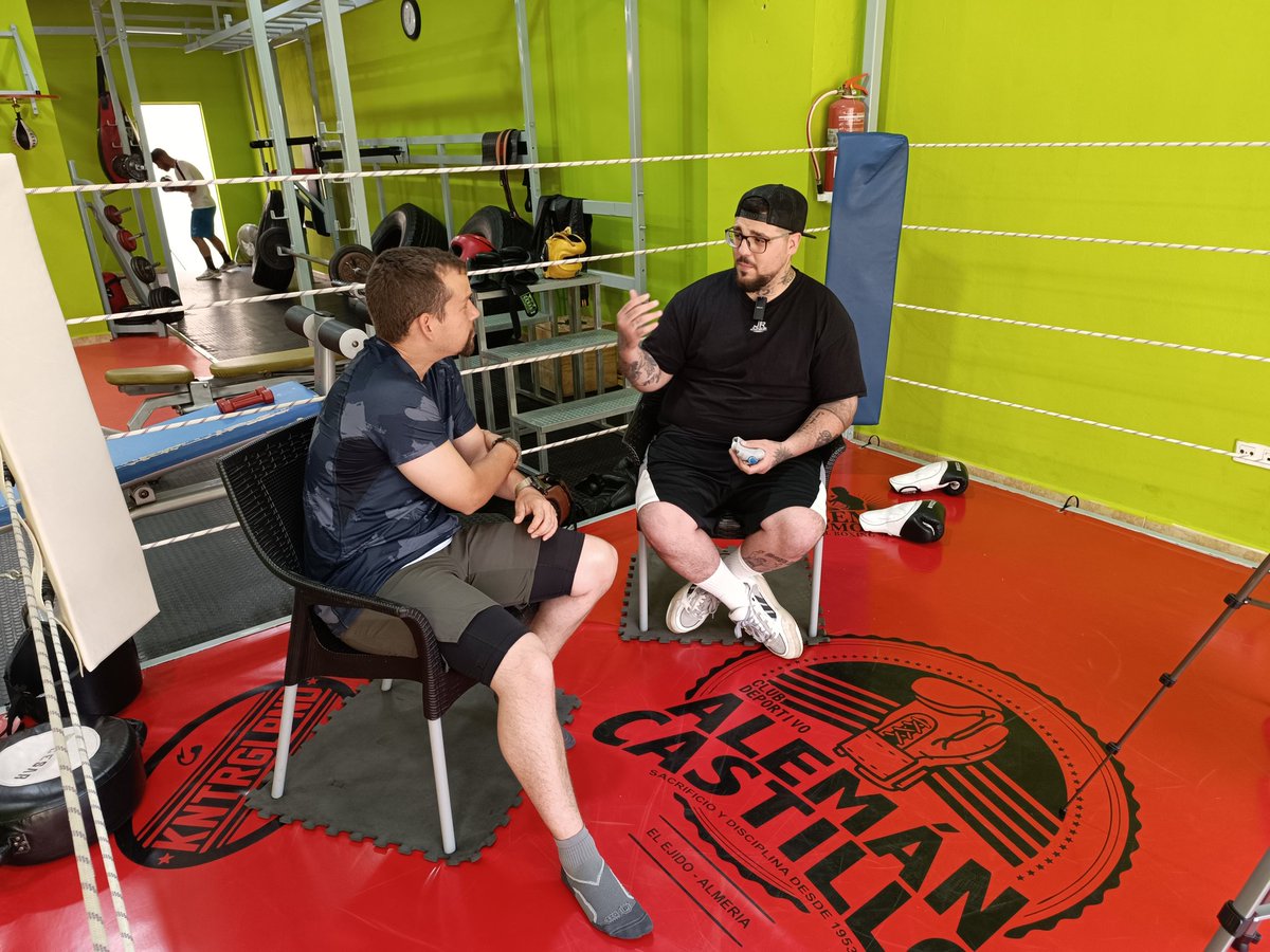 AlbertoAlemanJr's tweet photo. 🎙️ Pedazo de entrevista me han hecho esta tarde, darte las gracias de corazón @lujan680 por dedicarme este rato tan ameno y por las buenas charlas que hemos tenido, creo que se va a quedar muy guapo el vídeo.

⌛ Pronto en Youtube, seguirlo en sus redes y subscribirse a su canal. https://t.co/bWZwZJl9Rl