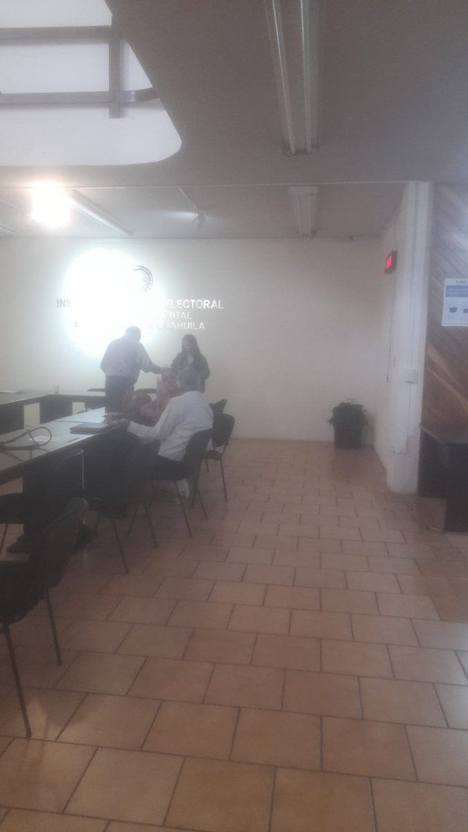 CD13_Coah's tweet photo. #IECInforma 
La secretaría del @CD13_Coah del @IEC_Coahuila da seguimiento presencial a la sesión ordinaria del 07 Consejo Distrital del INE en la @0Coah @rodrigo_0378 @Jorge_dlp @RayFdz62 @madeleyn3 @OscarDanieliec6 https://t.co/X52ZW2Th4T